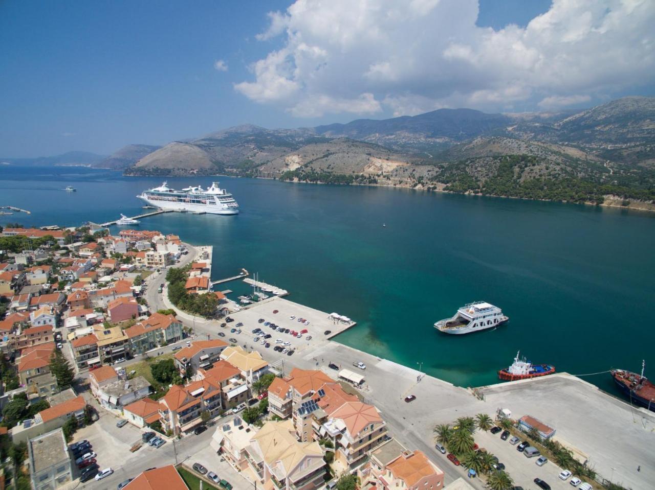 Mirabel Citycenter Hotel Argostoli  Exteriör bild